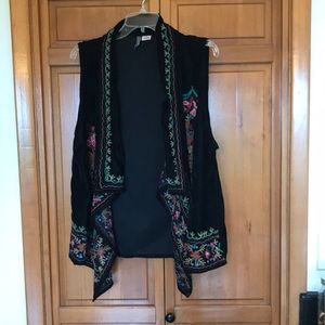 Embroidered shawl/ cape